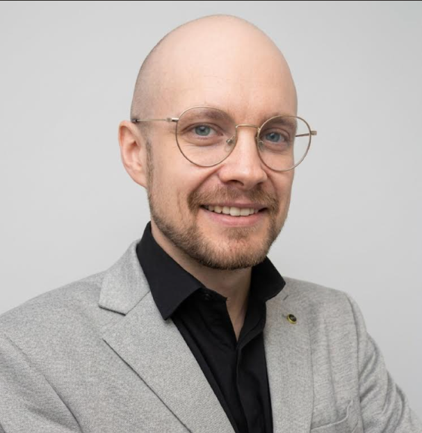 Maciej Jakubowski
