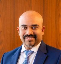 Reggie  Fernandes